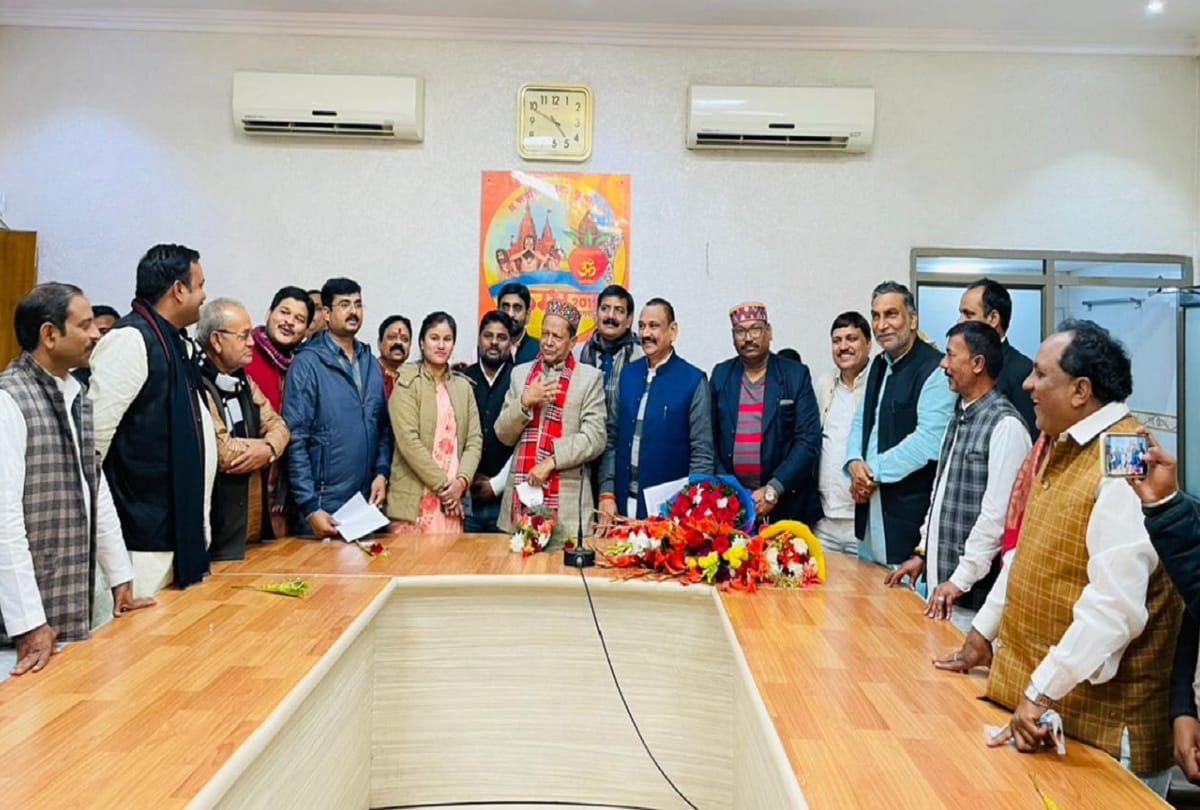 Block Pramukh met UP Rural Development Minister Moti Singh regarding demands