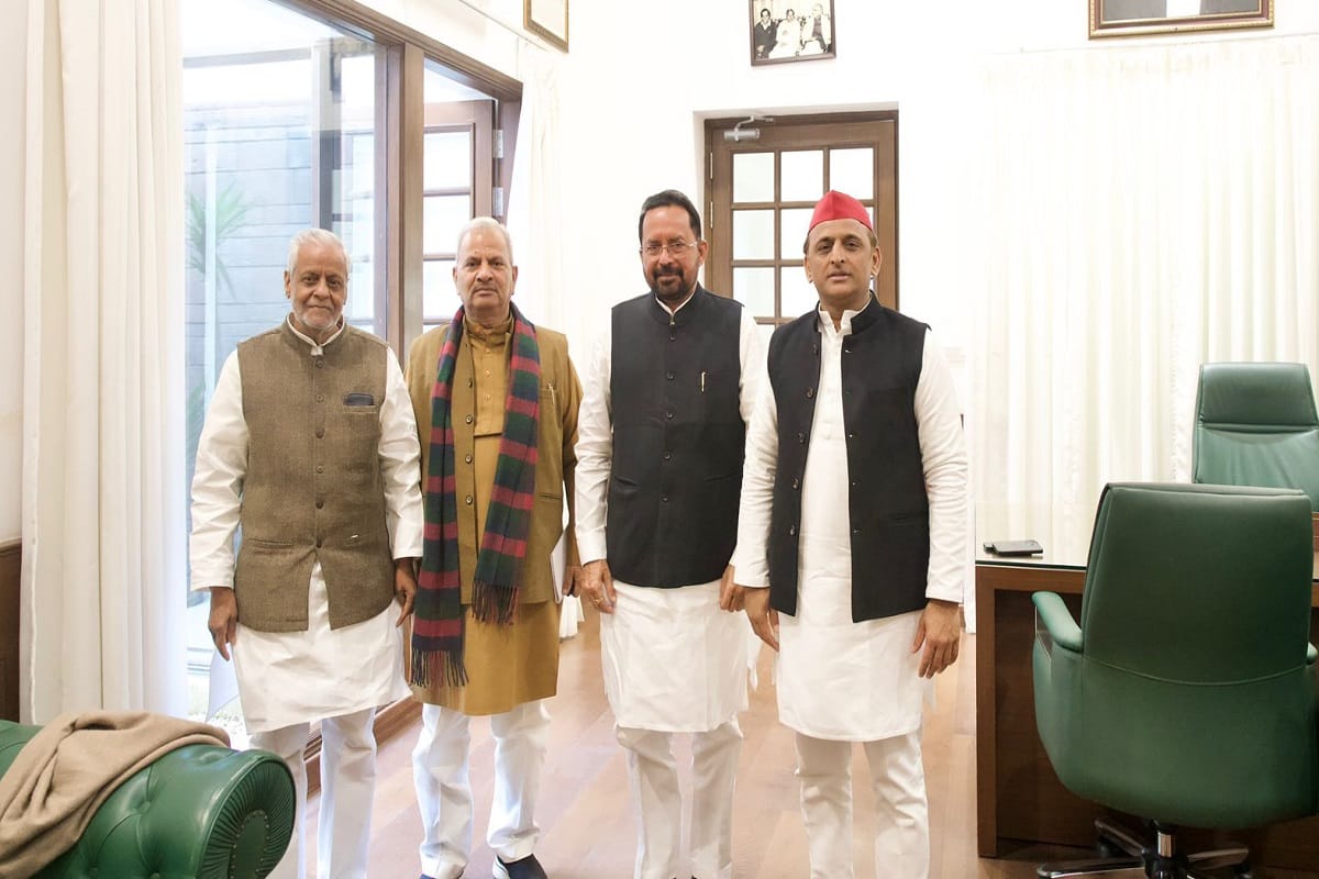 UP Election 2022 former bjp mla Ram Iqbal singh joined samajwadi party who raised question against Yogi government