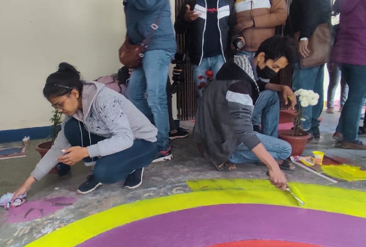 Rangoli made by students in JP auditorium for convocation ceremony in Agra