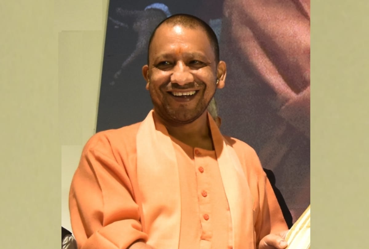Varanasi 2241 ASHA workers will get Android mobile CM yogi distribution start from Lucknow 