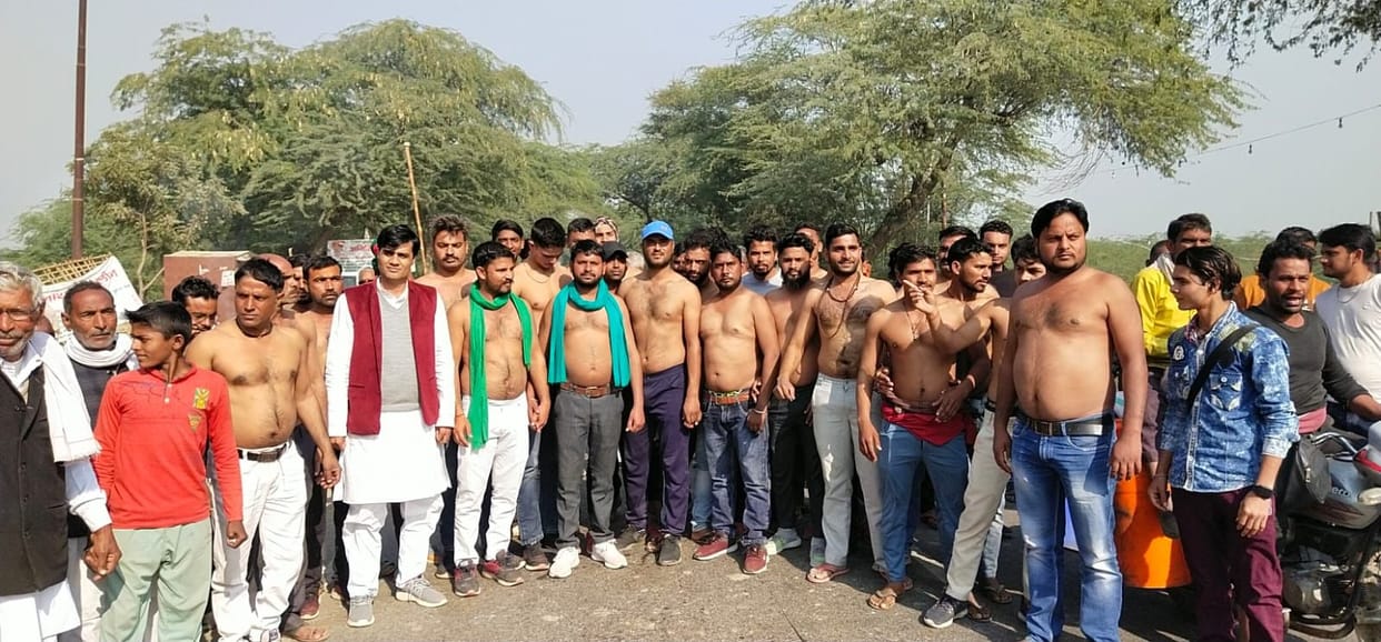 Mathura: Bakiyu's picket continues for the eighth day