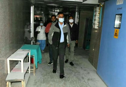 Fire in bhu hospital patients are taken out from surgery department