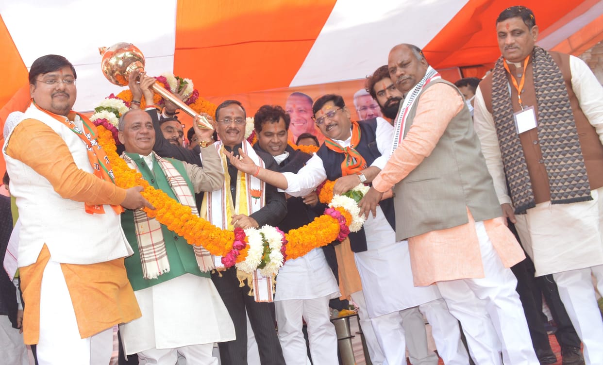 Hathras: Due to Jan Vishwas Yatra, there was jam from morning till evening