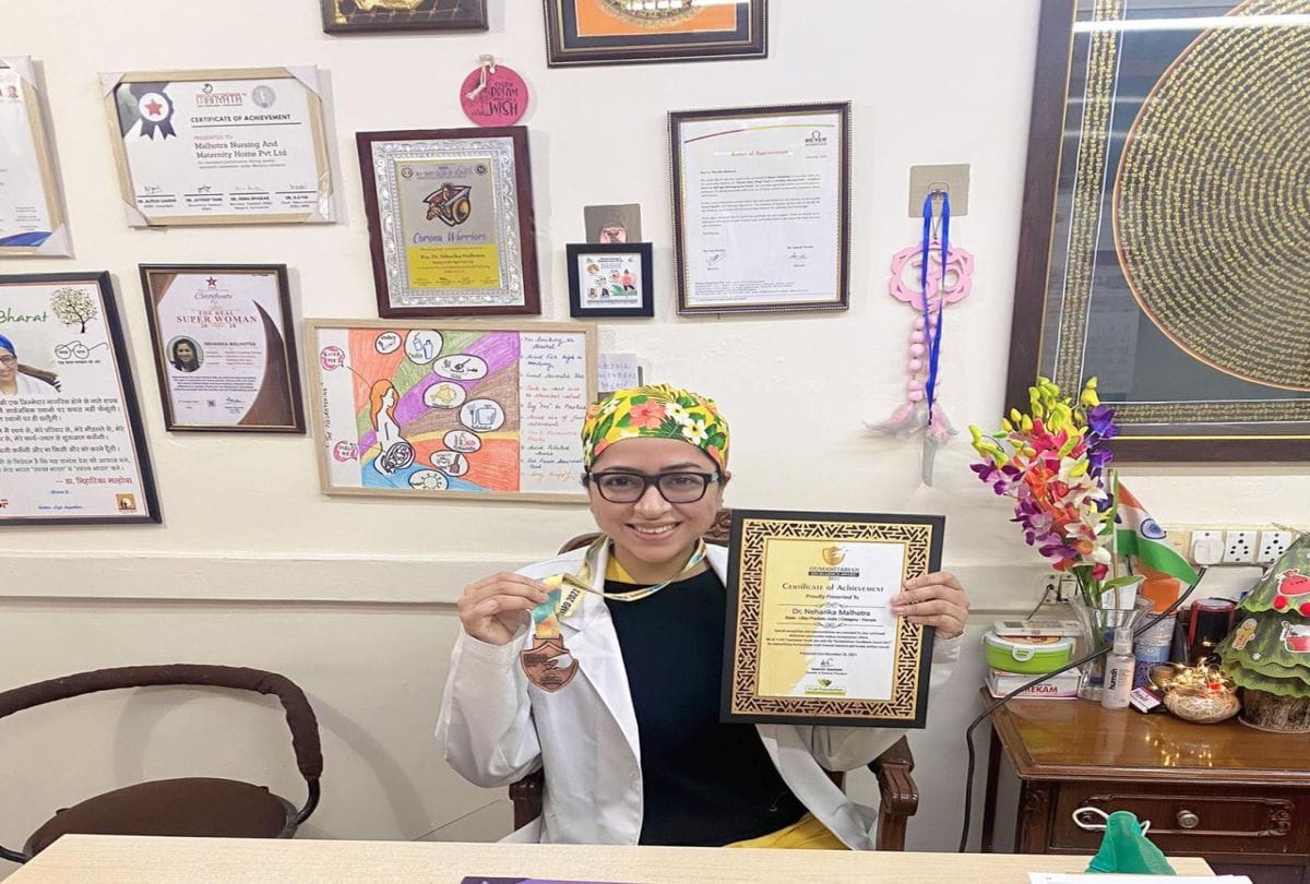 Agra Dr Niharika Malhotra received Humanitarian Excellence Award in Delhi