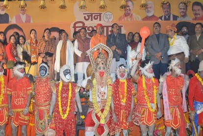 Bjp Jan Vishwas Yatra Reached Agra Welcomes By Workers