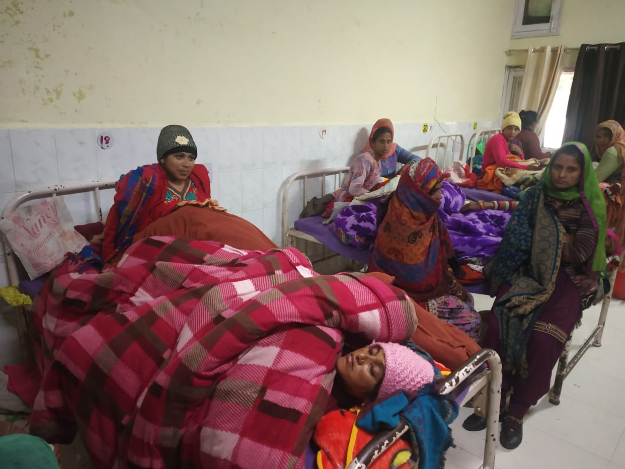 Two patients admitted on one bed in Gyani ward, mother and child are facing problems