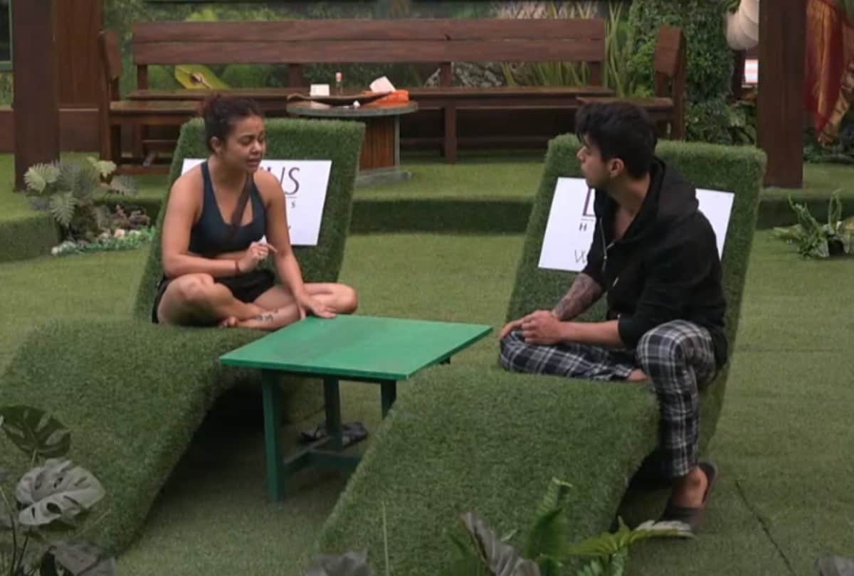 bigg boss 15 devoleena bhattacharjee express her feeling for pratik sehajpal says i am attract towards you
