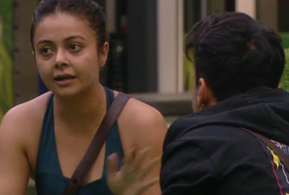 bigg boss 15 devoleena bhattacharjee express her feeling for pratik sehajpal says i am attract towards you