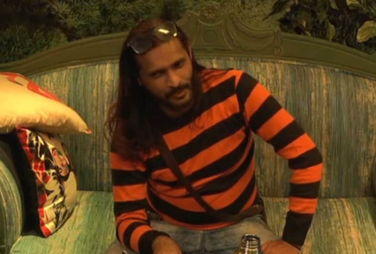 Bigg Boss 15: Tejashwi Prakash and Abhijeet Bichukale clash over finale task actress attacked with the ball