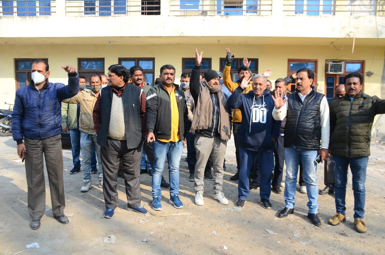 Congress workers demonstrated in support of electricity workers