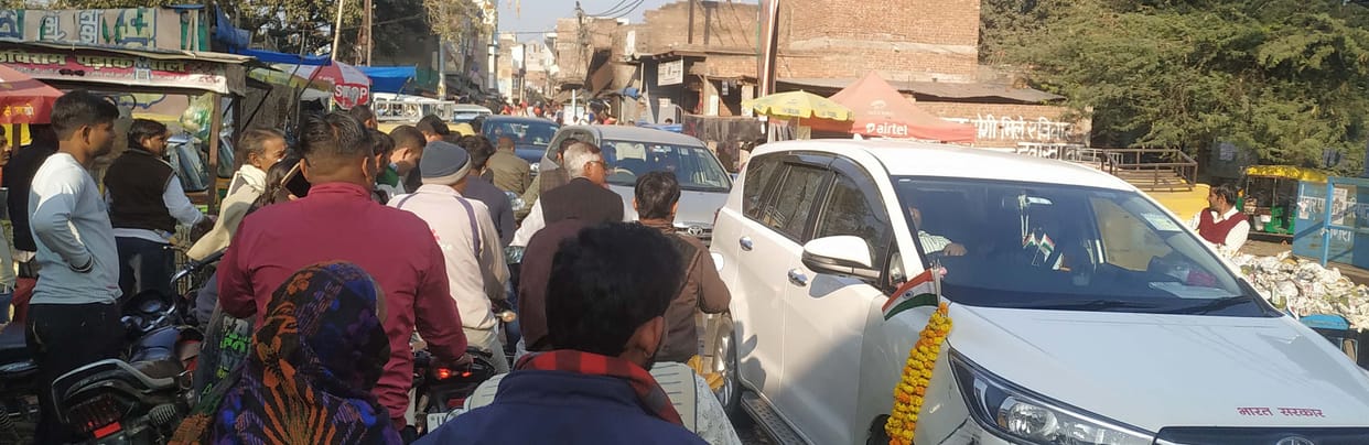 Struggle vehicles jammed, Union Minister of State stranded