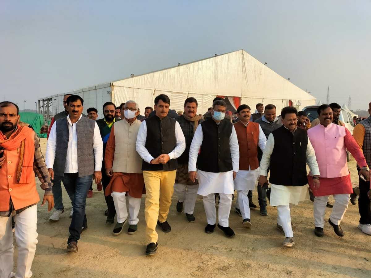 PM Modi varanasi visit updates: Traffic advisory issued due to pm arrival Dharmendra Pradhan arrives to take stock of preparations