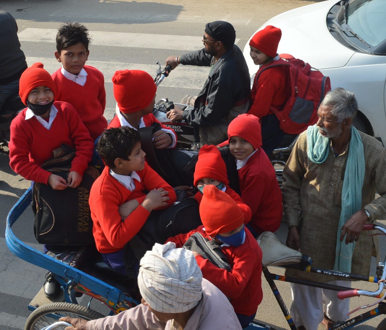 Hathras: Cold wave relieves shivering, the sun's attitude softens