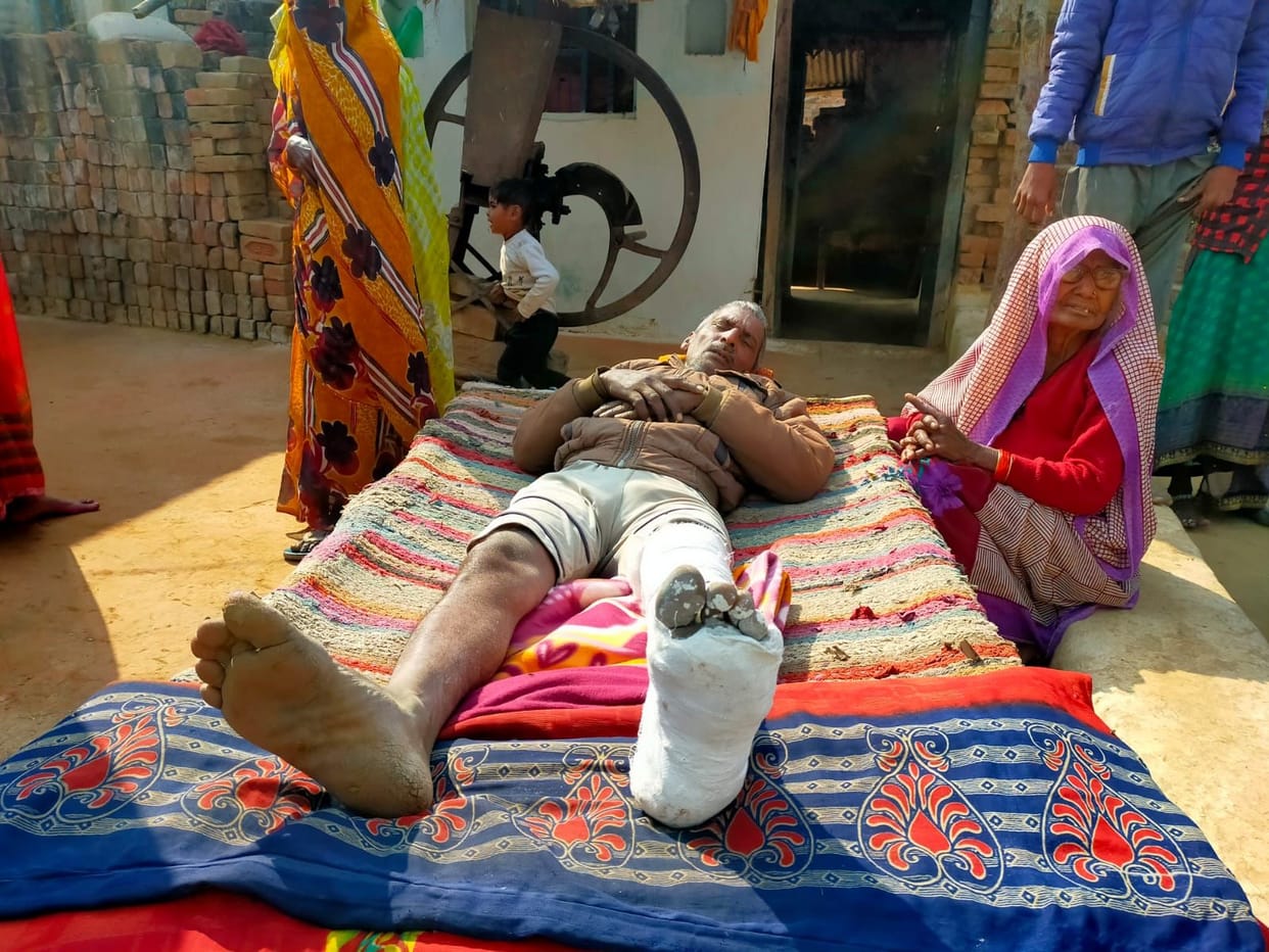 school,hospital,injured,labour,block