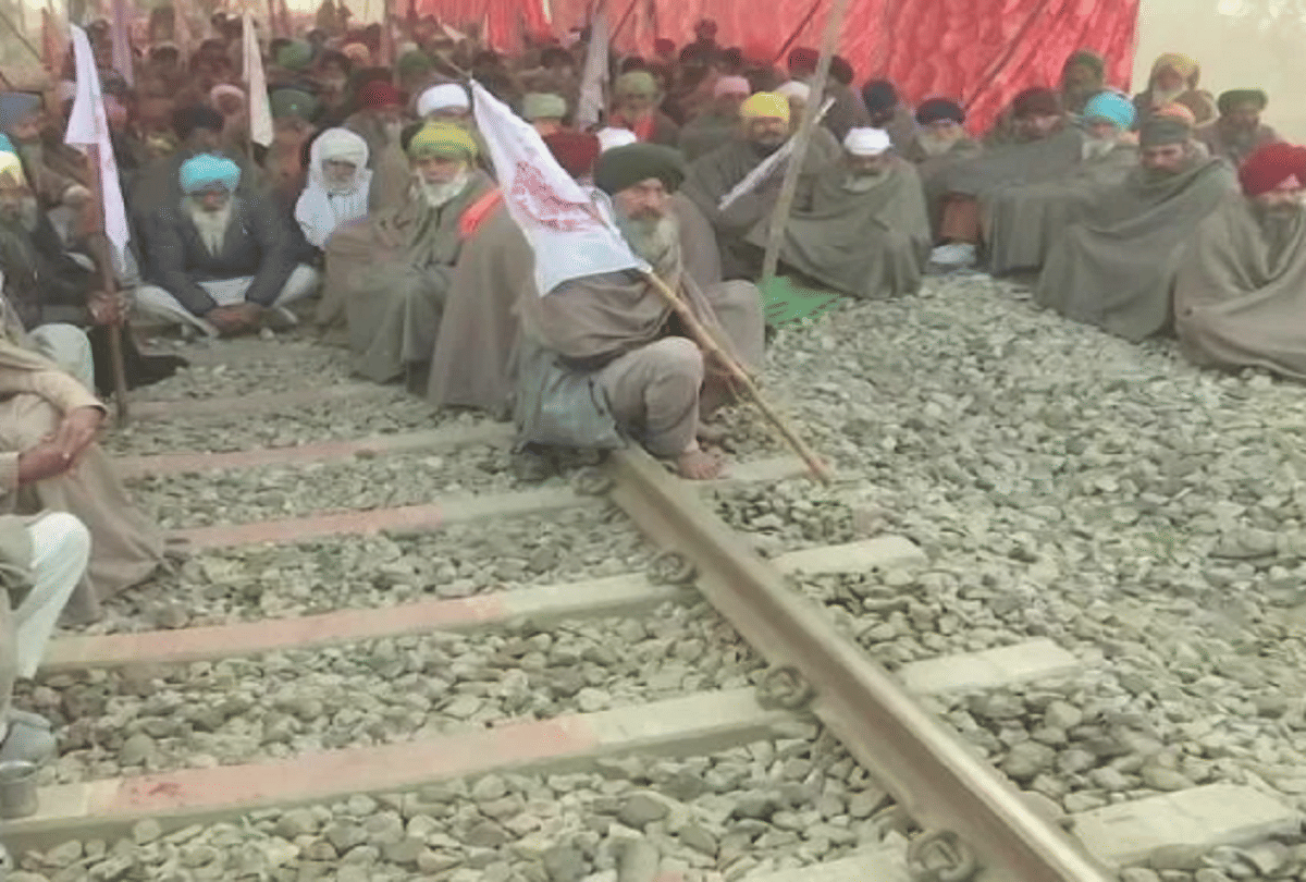 Punjab: About two hundred and fifty trains affected due to farmers' agitation, 134 express and passenger trains canceled