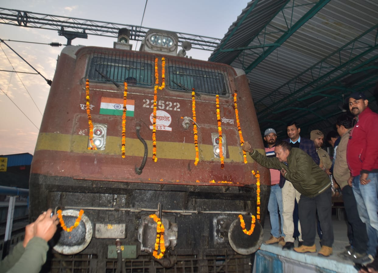 Trial with electric loco between Shahbaznagar-Pilibhit