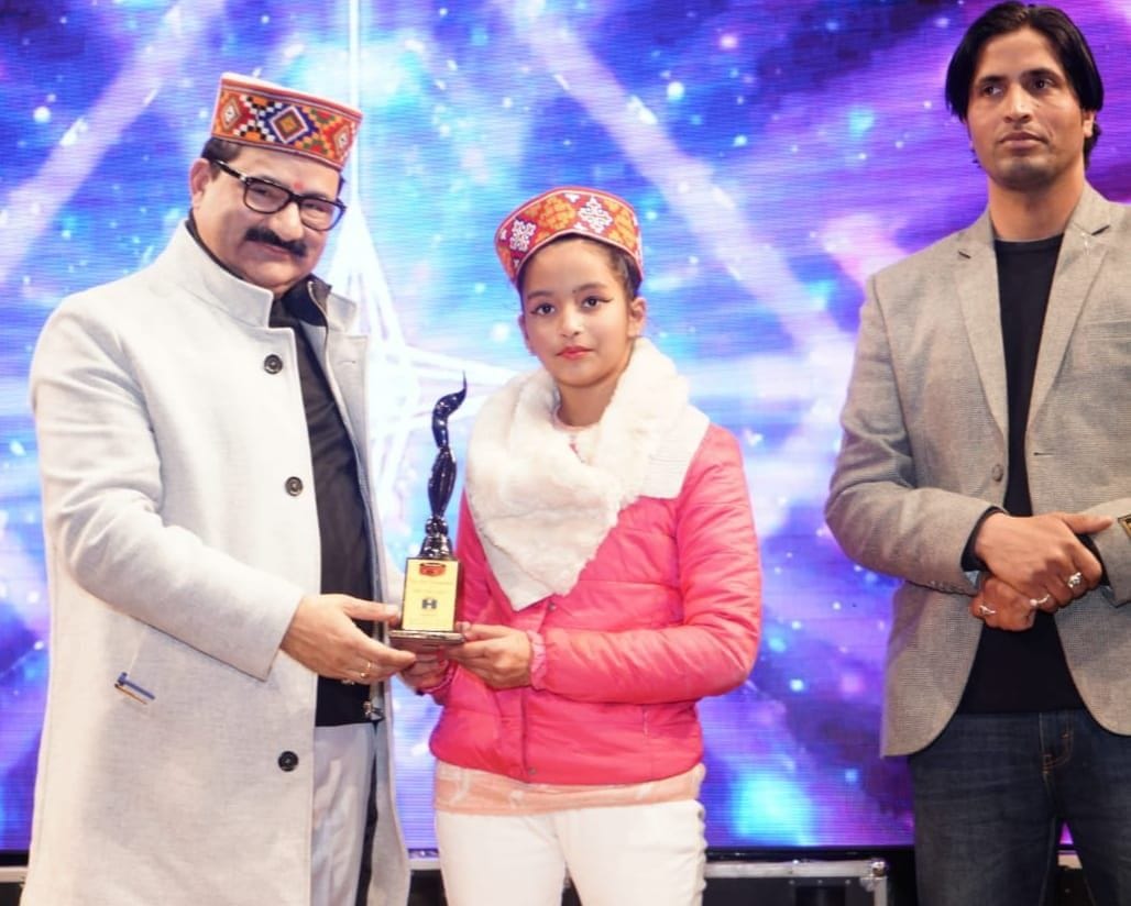Nidhi Dogra honored with Little Yoga Star Award
