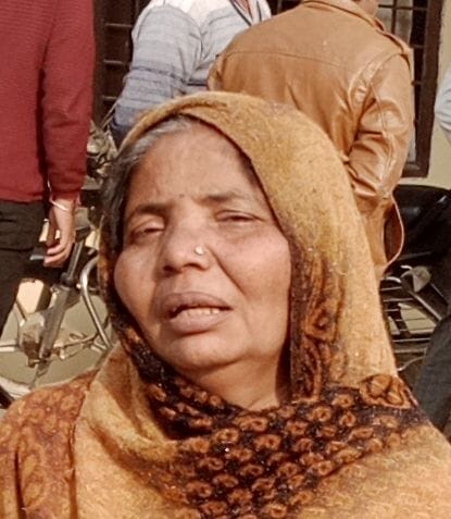 The younger brother was stabbed to death, the dispute started over sleeping in the room, the accused absconded