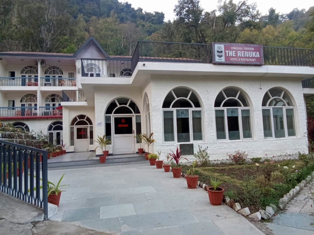 advance booking begin in hotels of renuka and jamta for weekand and merry crismus