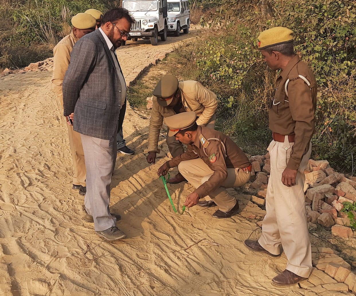 Leopard's footprints now found with tiger