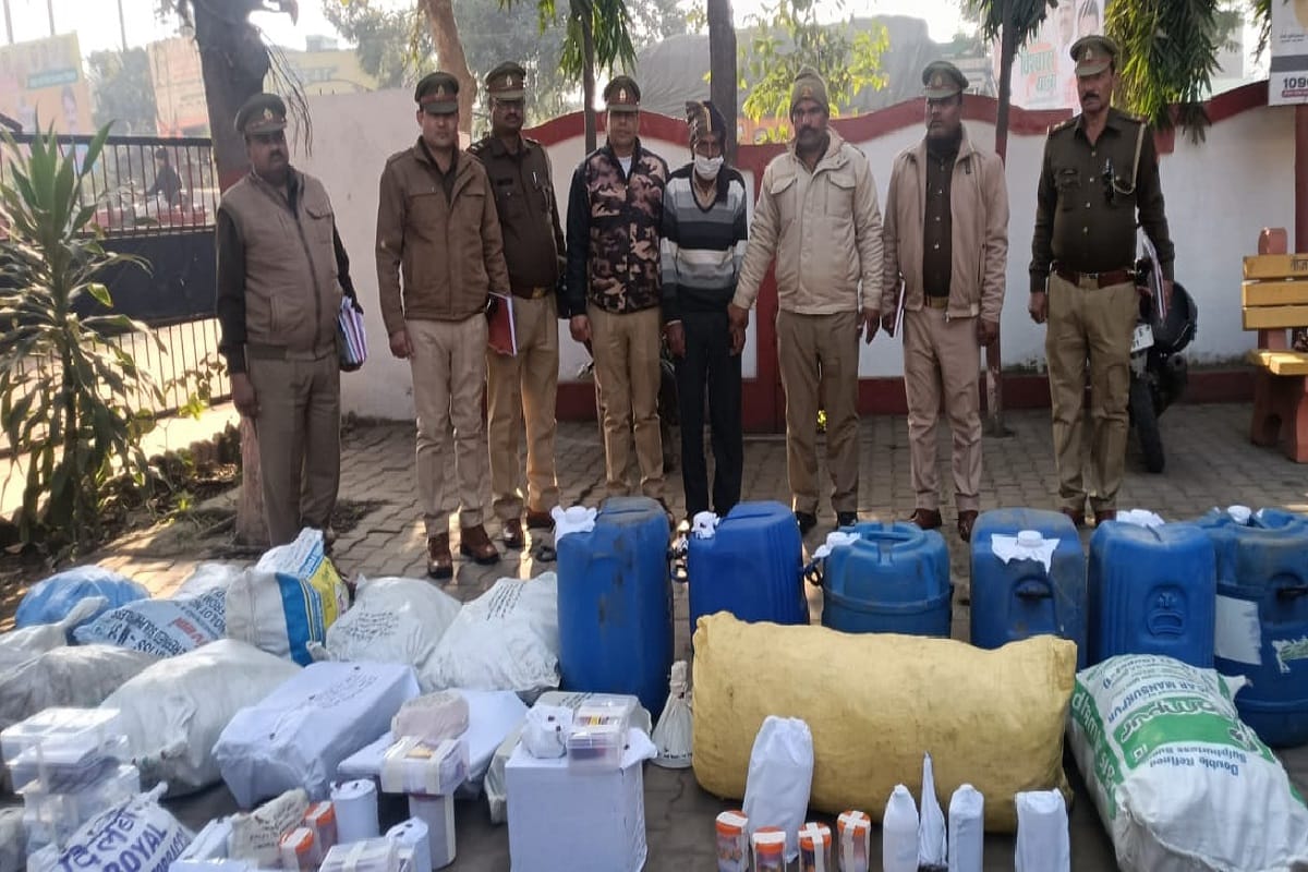 Muzaffarnagar Police has busted factory of illegal liquor and two arrested including woman