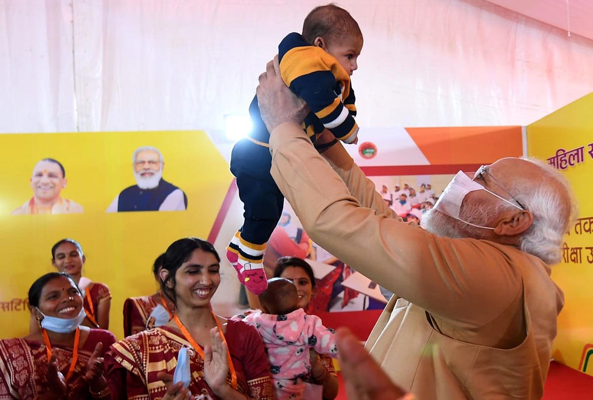 Prayagraj: After meeting PM Modi, excited women and girls said, like father is in front