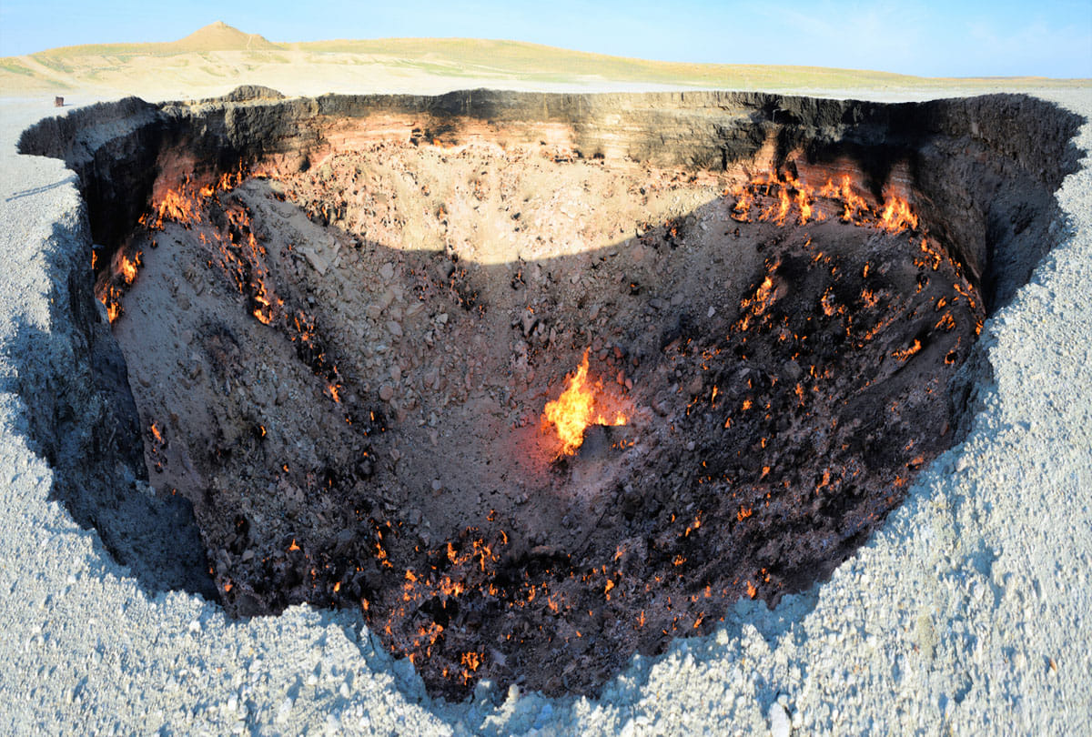 the gates of hell in Karakum desert turkmenistan strange story of mysterious