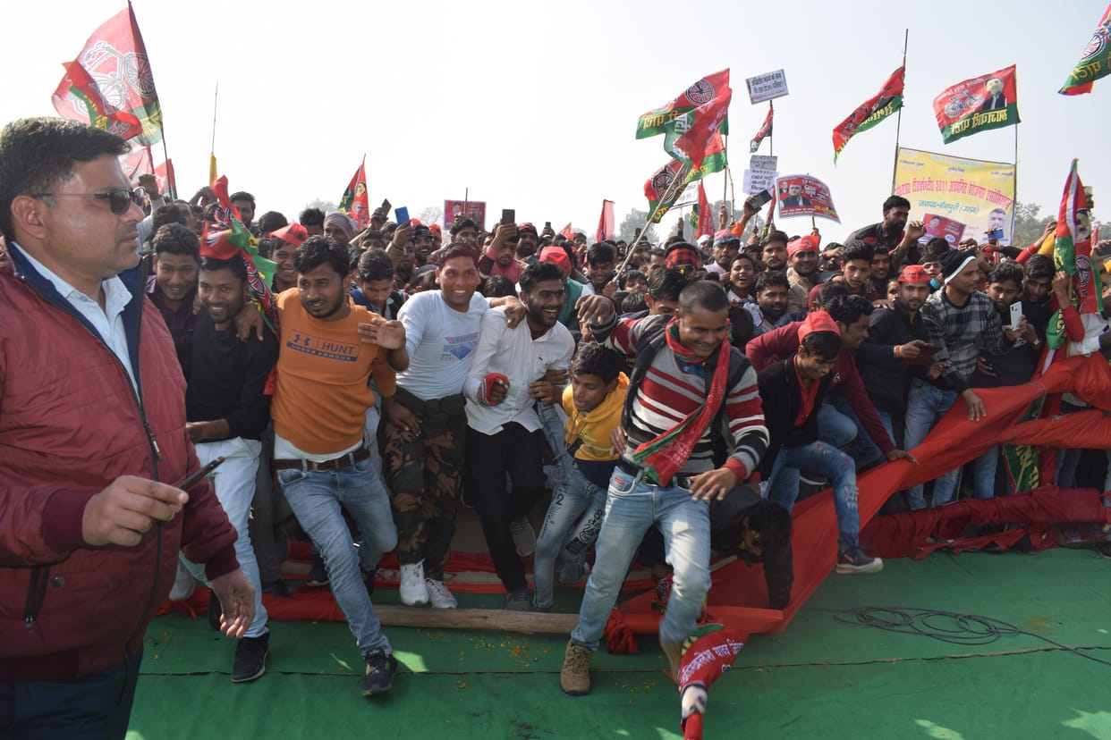 akhilesh yadav jansabha, crowd