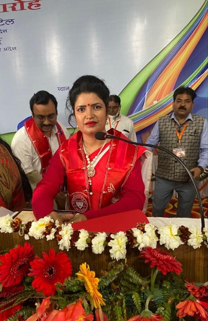 Hathras: Governor honored Preetika with PhD degree