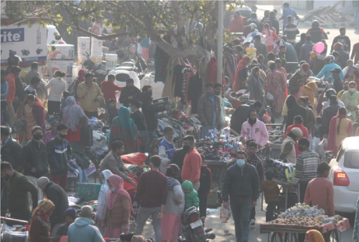 Jammu and Kashmir: Markets crowded after Omicron's knock, Corona rules are not being followed, see photos