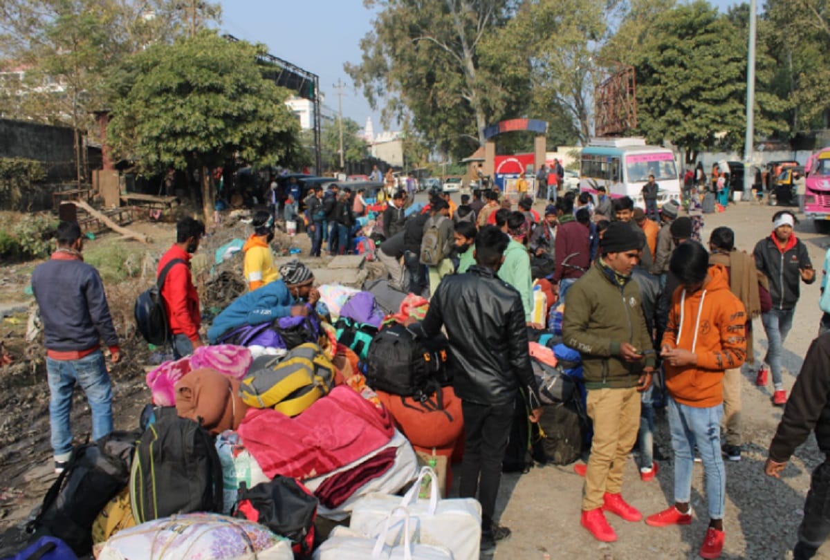 Jammu and Kashmir: Markets crowded after Omicron's knock, Corona rules are not being followed, see photos