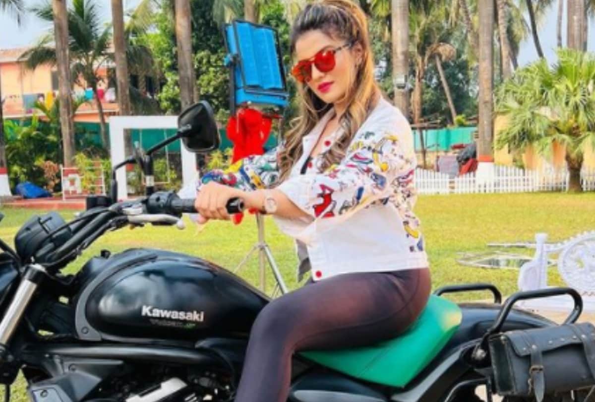 bhojpuri actress akshara singh flaunts her sporty look give poses with bike viral photos