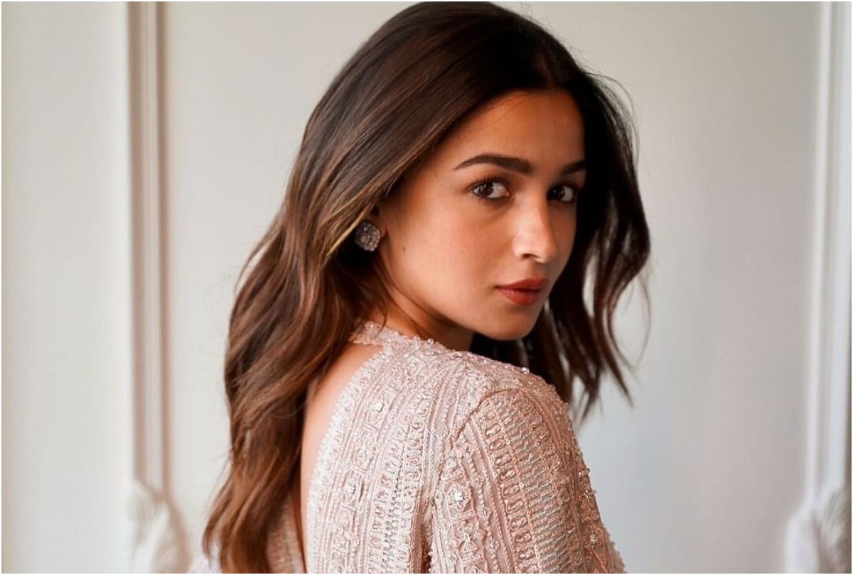 alia bhatt newlywed glam look in white oversized shirt with black shorts