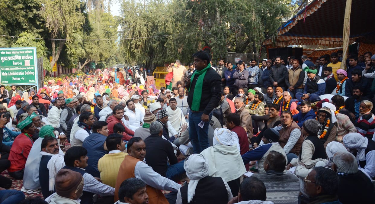 Farmers occupy authority, employees were not allowed to enter