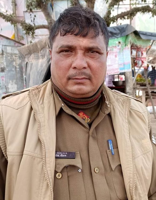 Head constable trampled by truck, dies