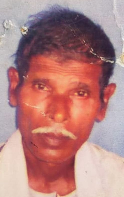 fathepur news,Half burnt body of elderly farmer found lying in garden