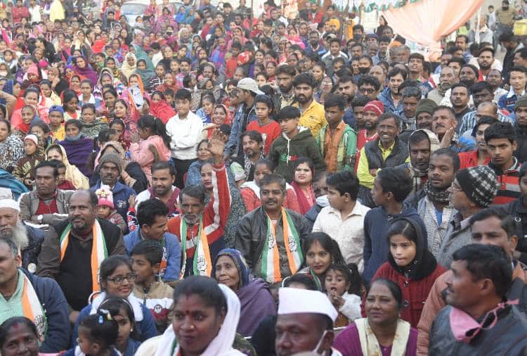 People are gathered in Chandigarh despite the threat of Omicron