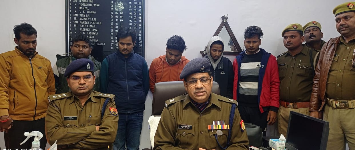 Six arrested for cheating crores