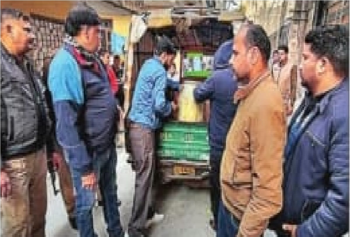 Food Safety and Drug Administration Department has busted factory making fake ghee in Ghaziabad