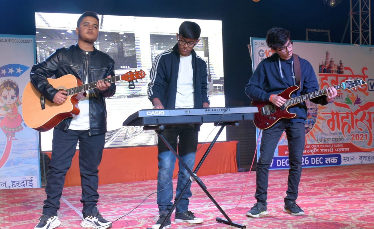 talent show and best couple in hardoi mela