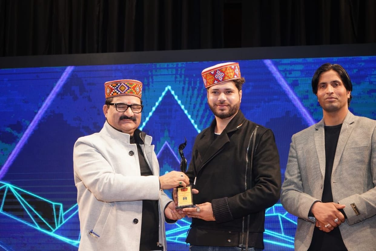 Harish of Bhota got the award for Most Promising Model