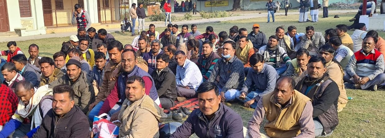 Employment servants demonstrated, said - there will be an indefinite strike