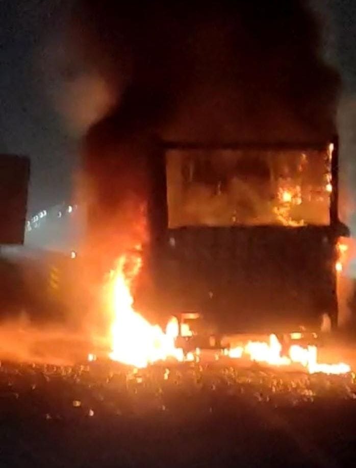 The truck became a ball of fire, the driver saved his life by jumping