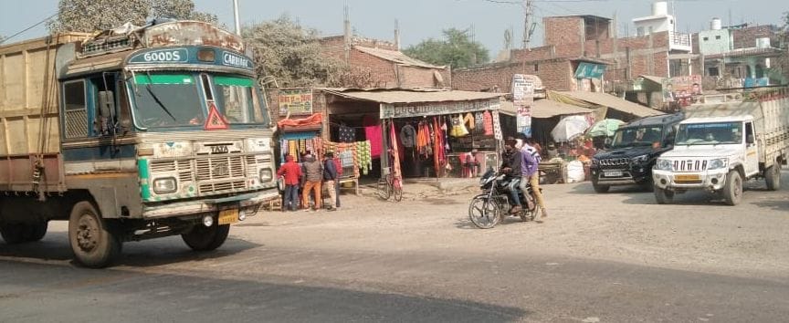 fathepur news,Eyes turned on Naubasta crossroads, accident happened