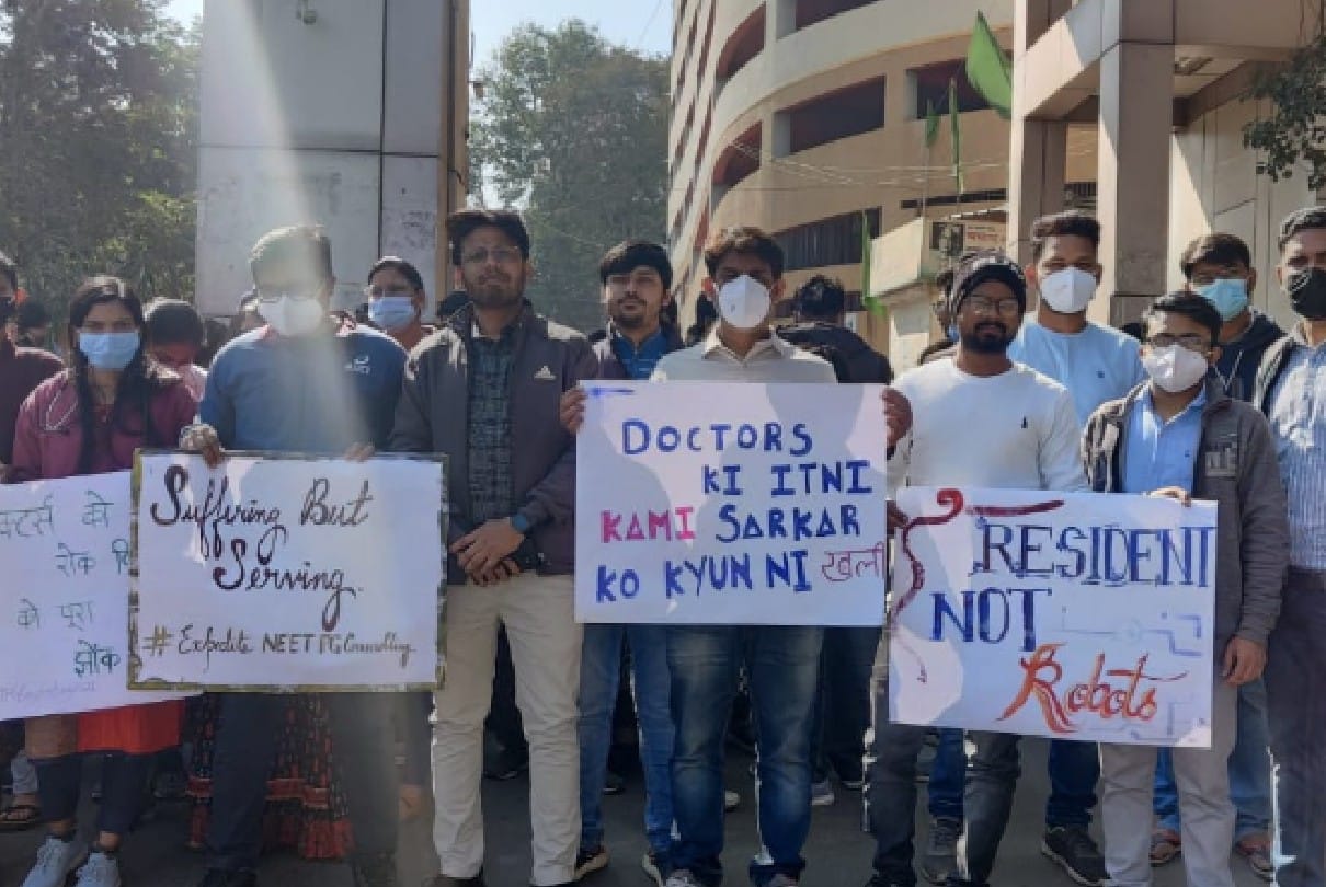 NEET-PG counselling: RML doctors thank Health Minister Supreme Court for showing sensitivity