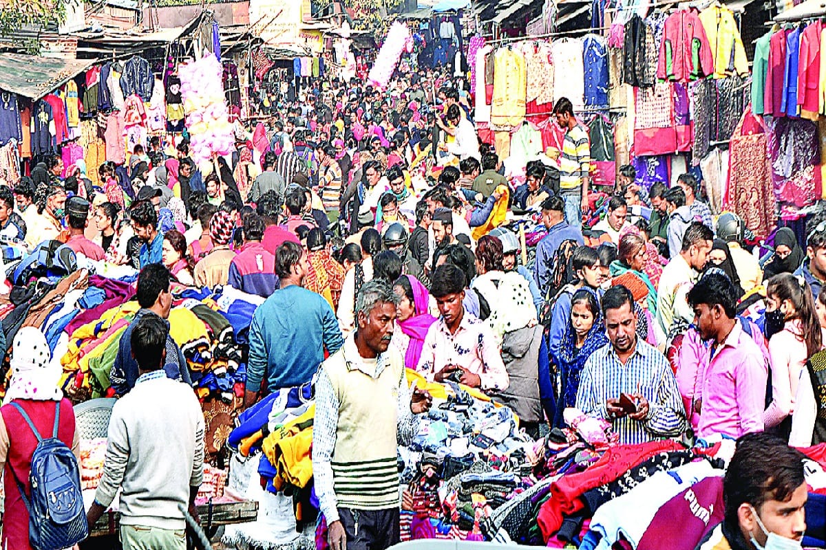 UP News: fear of omicron in Meerut and three people have found of corona positive at today