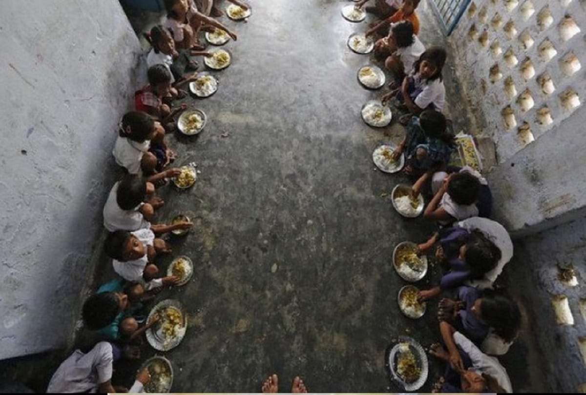 Fine for feeding 250 children of primary school for delay in giving information in lucknow