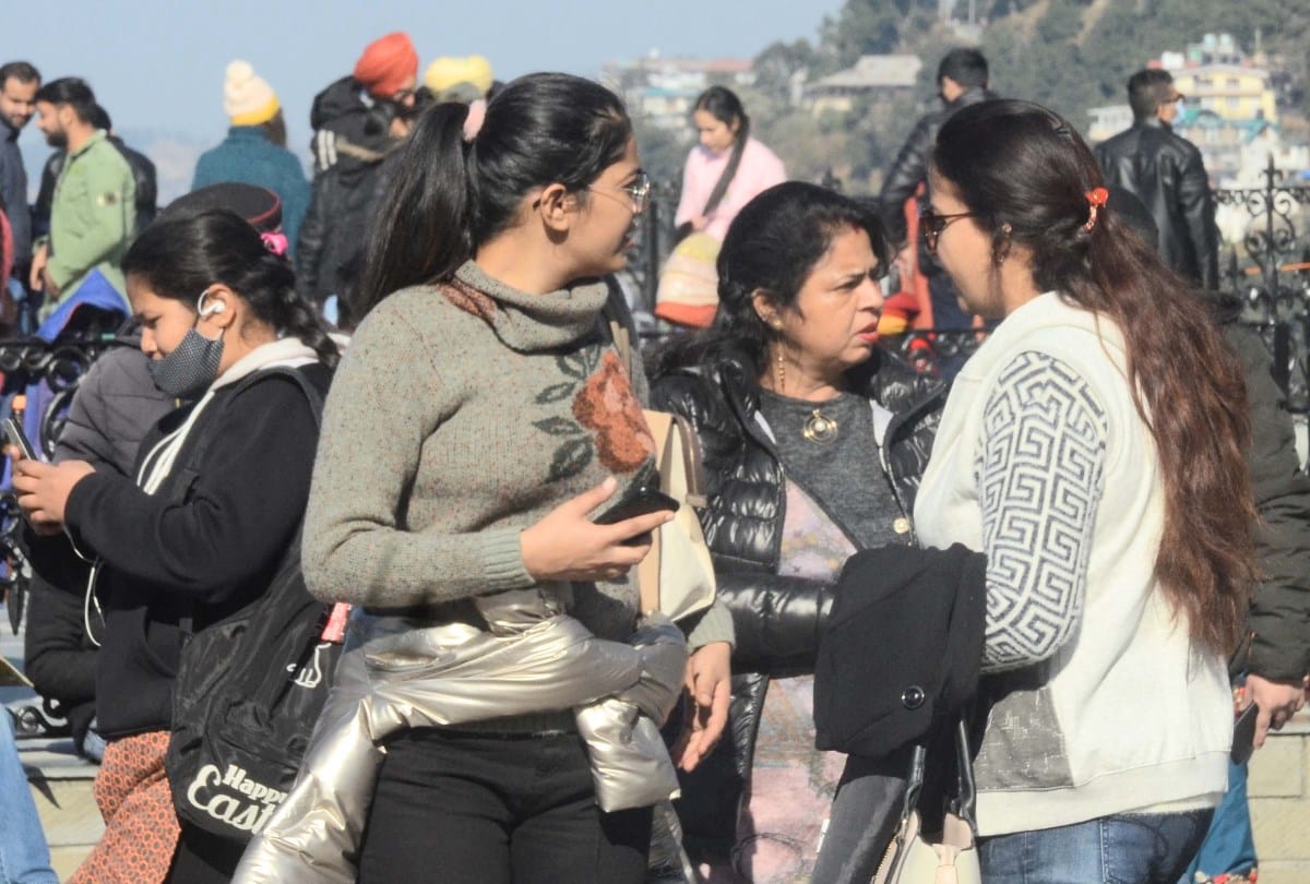 Omicron corona variant center alert to states rush of tourists in Shimla Manali Himachal Pradesh