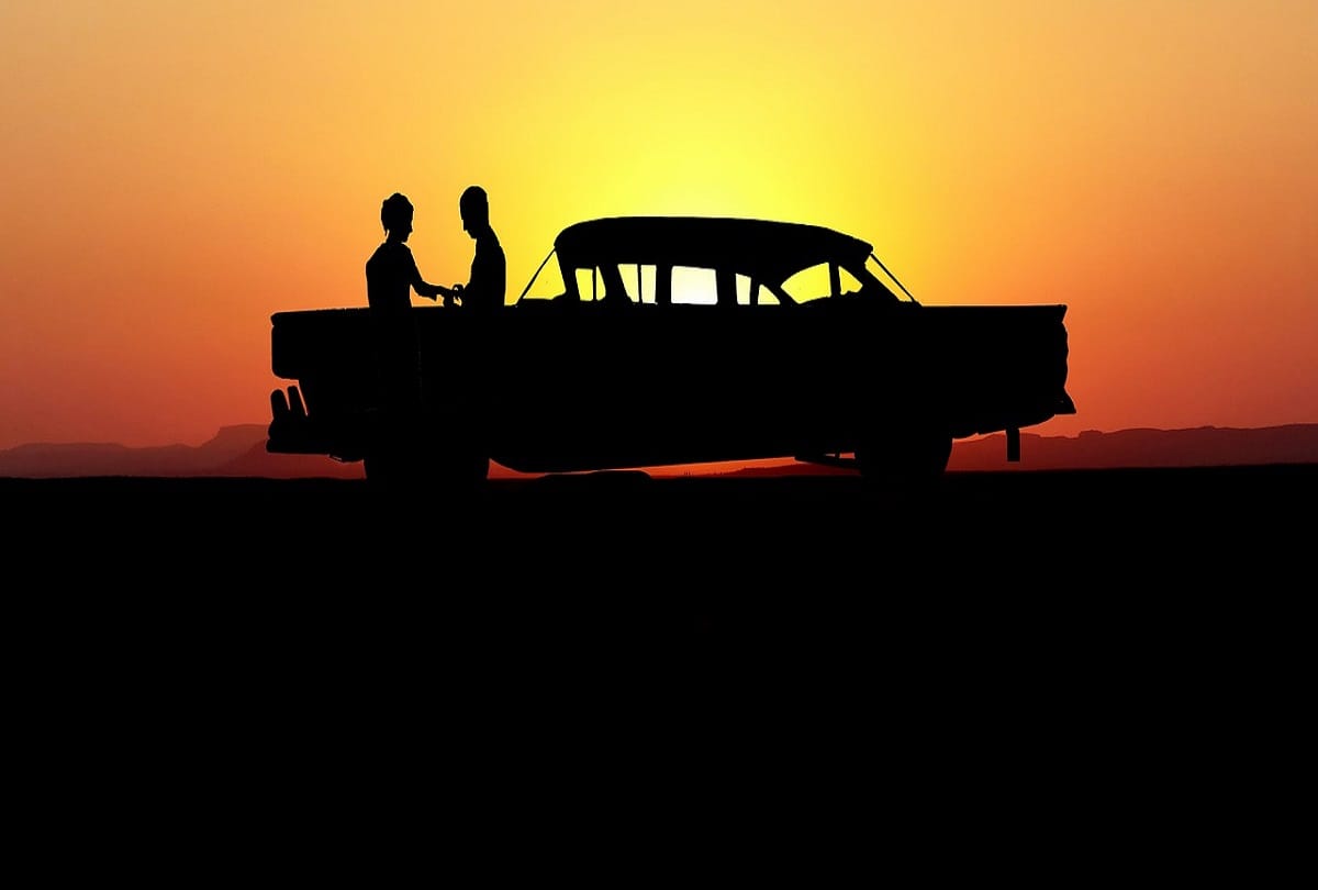 Woman forced to stop Two young kidsoutside of car as she romps with new boyfriend