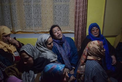 Two terrorist attacks in Kashmir within 30 minutes, ASI martyr in Anantnag, youth shot dead in Srinagar